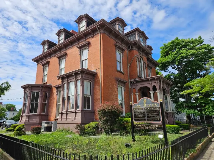 Joseph J Voccola & Associates, preparador de documentos en Providence, RI