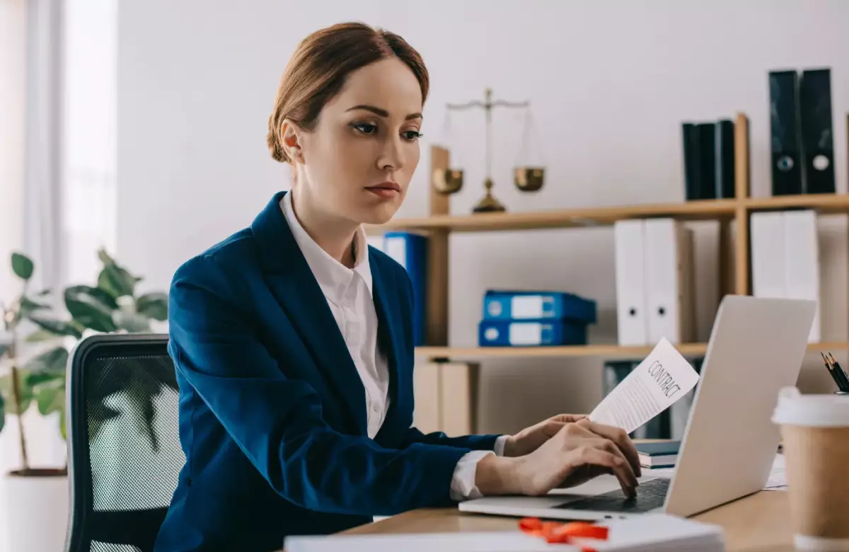¿Empezando un negocio? Estos documentos son esenciales para no tener problemas legales