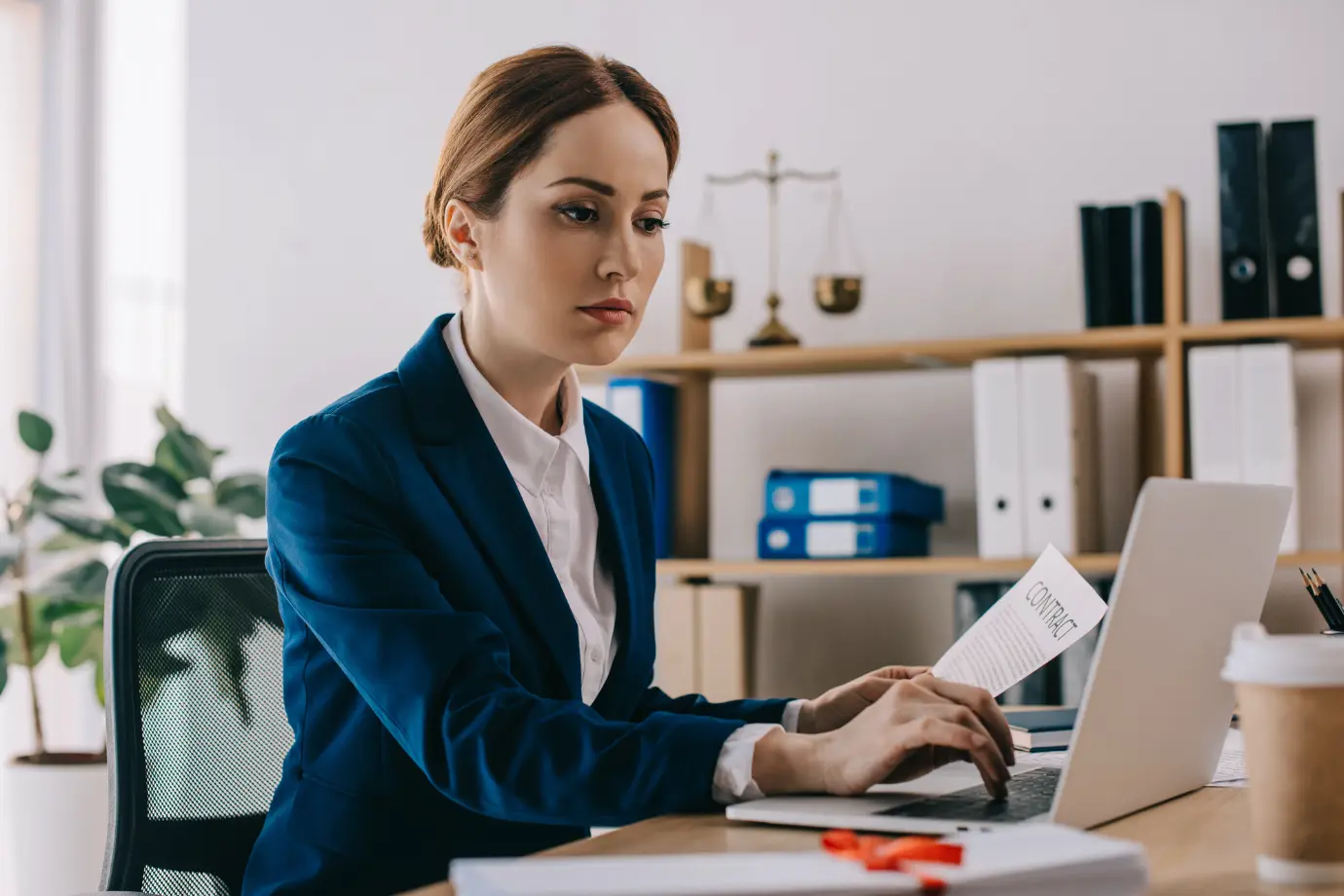 ¿Empezando un negocio? Estos documentos son esenciales para no tener problemas legales