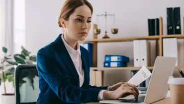 ¿Empezando un negocio? Estos documentos son esenciales para no tener problemas legales
